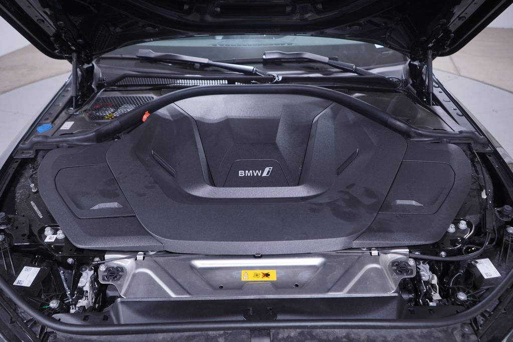 Thumbnail: 2025 BMW i4 - 24