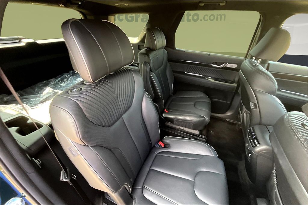 New 2025 Green Hyundai Calligraphy image 9