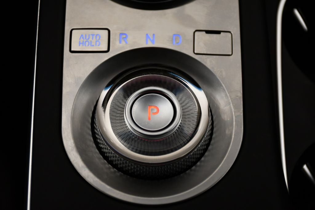 Thumbnail: 2025 Genesis GV70 - 32