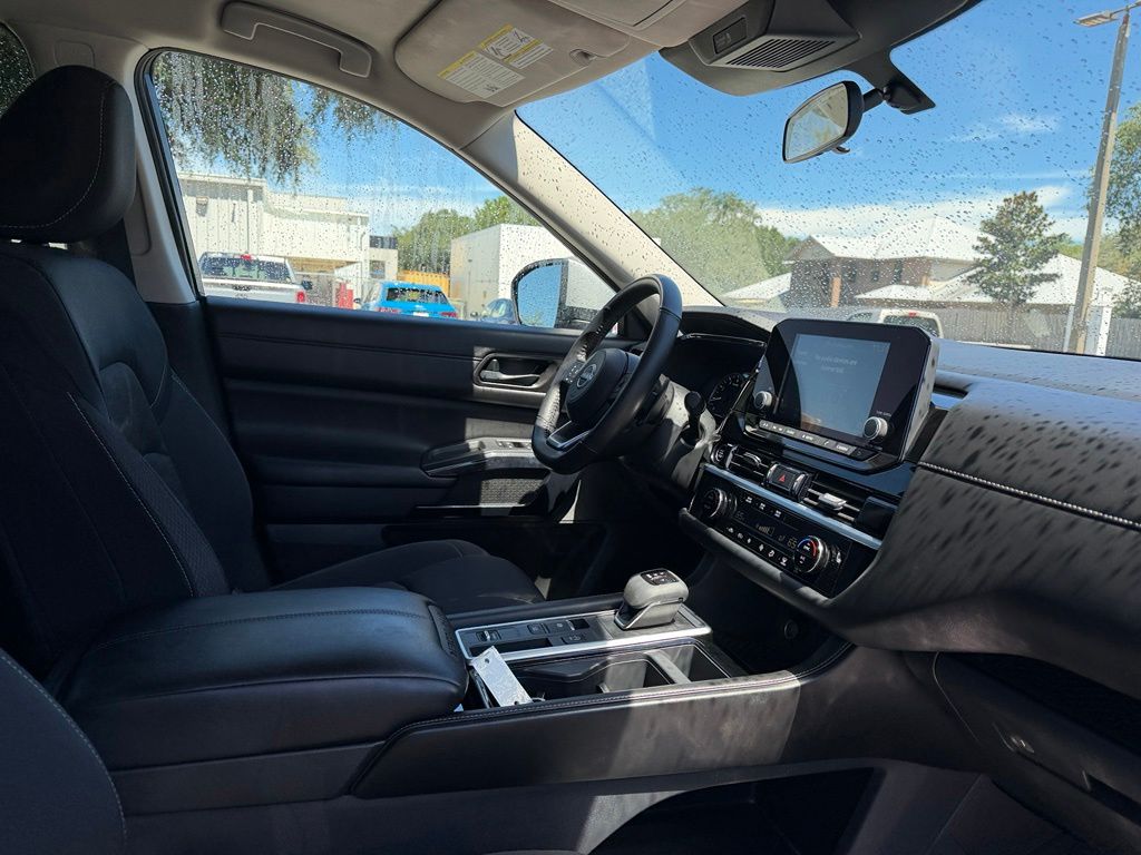 Used 2024 Nissan Pathfinder SUV