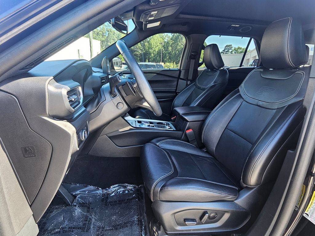2023 Ford Explorer ST - 3