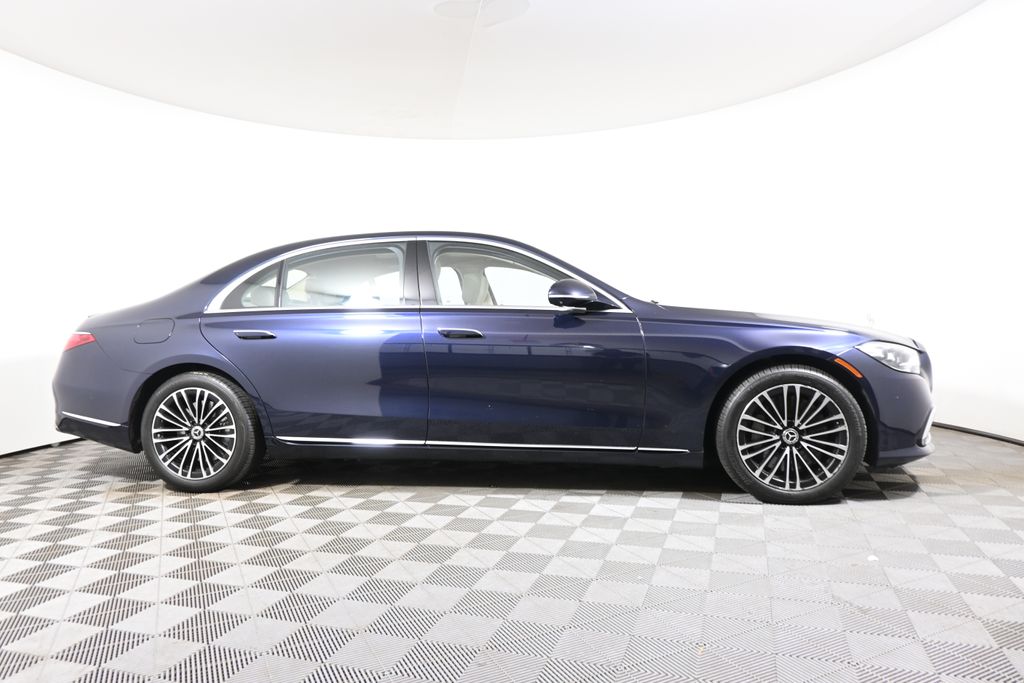 Thumbnail: 2022 Mercedes-Benz S-Class - 8