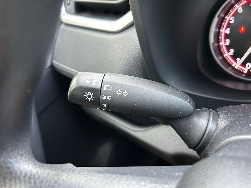 Thumbnail: 2023 Toyota RAV4 - 21