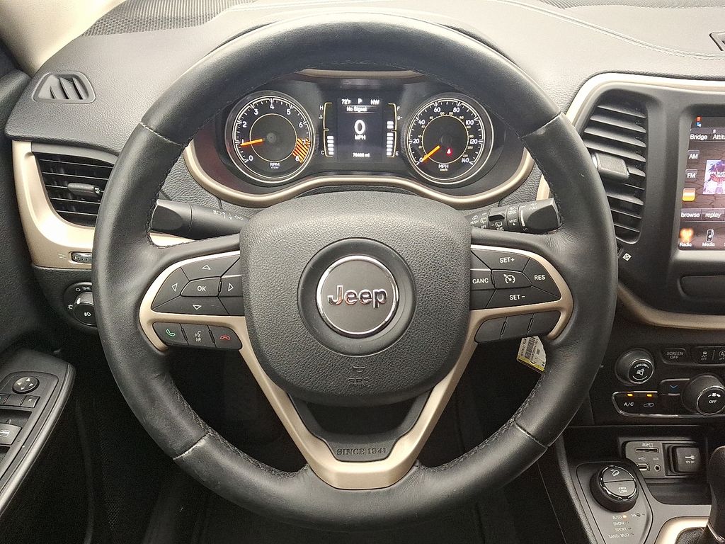 Thumbnail: 2015 Jeep Cherokee - 18