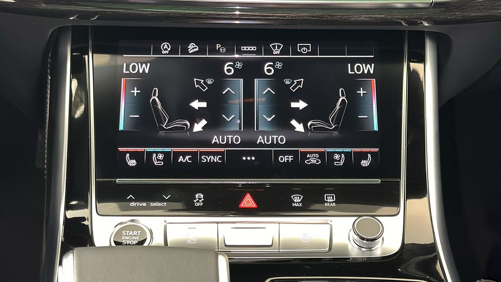 Thumbnail: 2025 Audi Q8 - 21