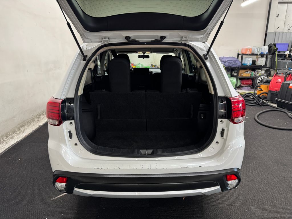 2018 Mitsubishi Outlander ES