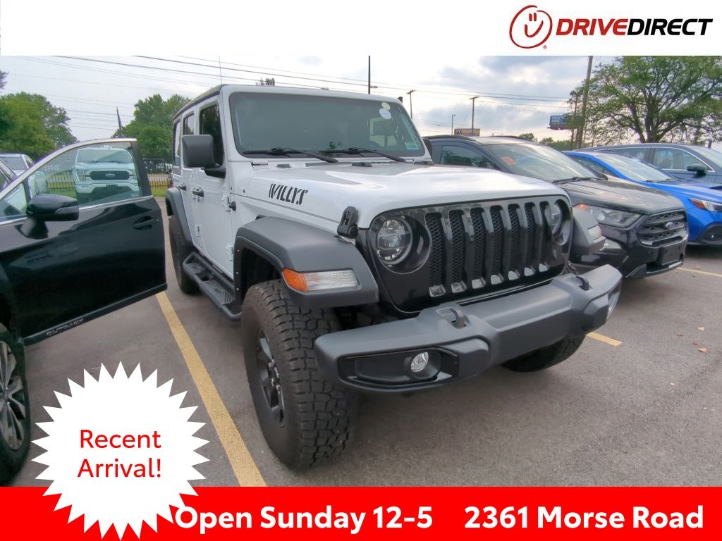 Bright White Clearcoat 2022 Jeep Wrangler SUV / Crossover Four-Wheel Drive 8-Speed Automatic
