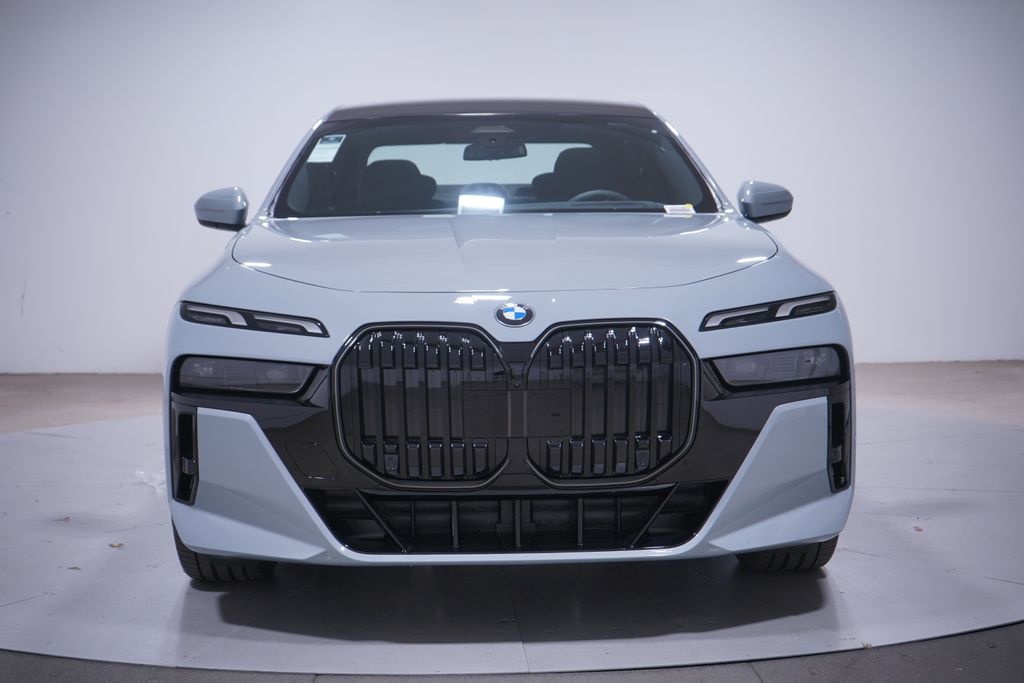 Thumbnail: 2026 BMW 7 Series - 4
