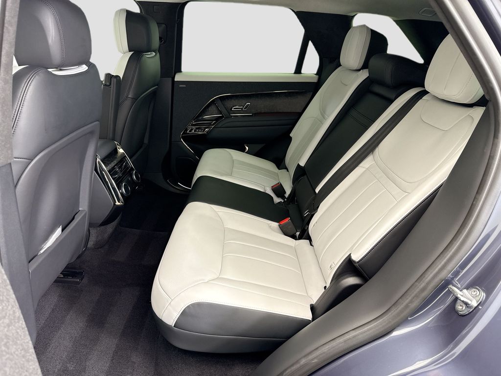 Thumbnail: 2023 Land Rover Range Rover Sport - 18