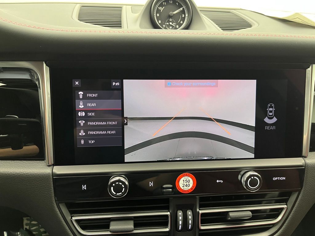 Thumbnail: 2025 Porsche Macan - 17
