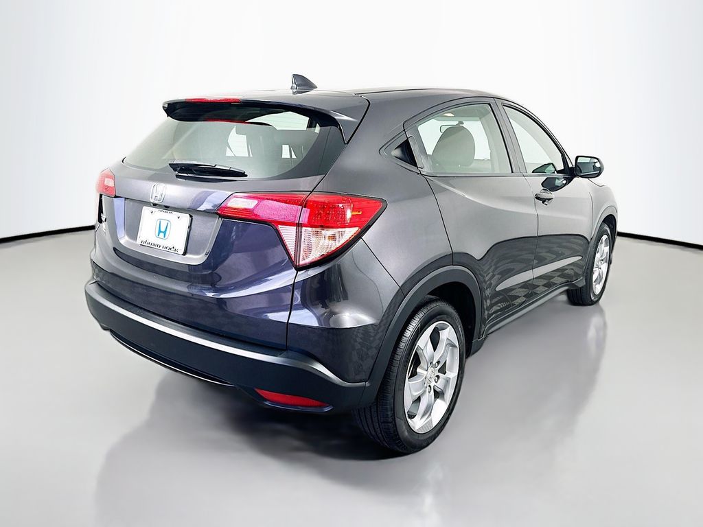 Thumbnail: 2017 Honda HR-V - 5