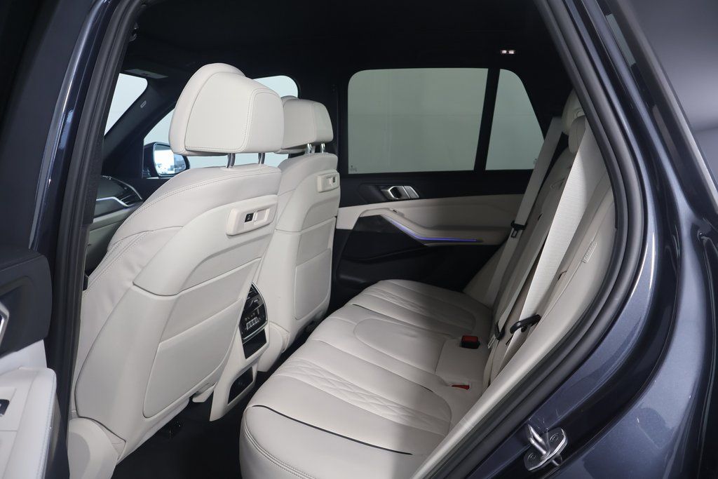 Thumbnail: 2022 BMW X5 - 11