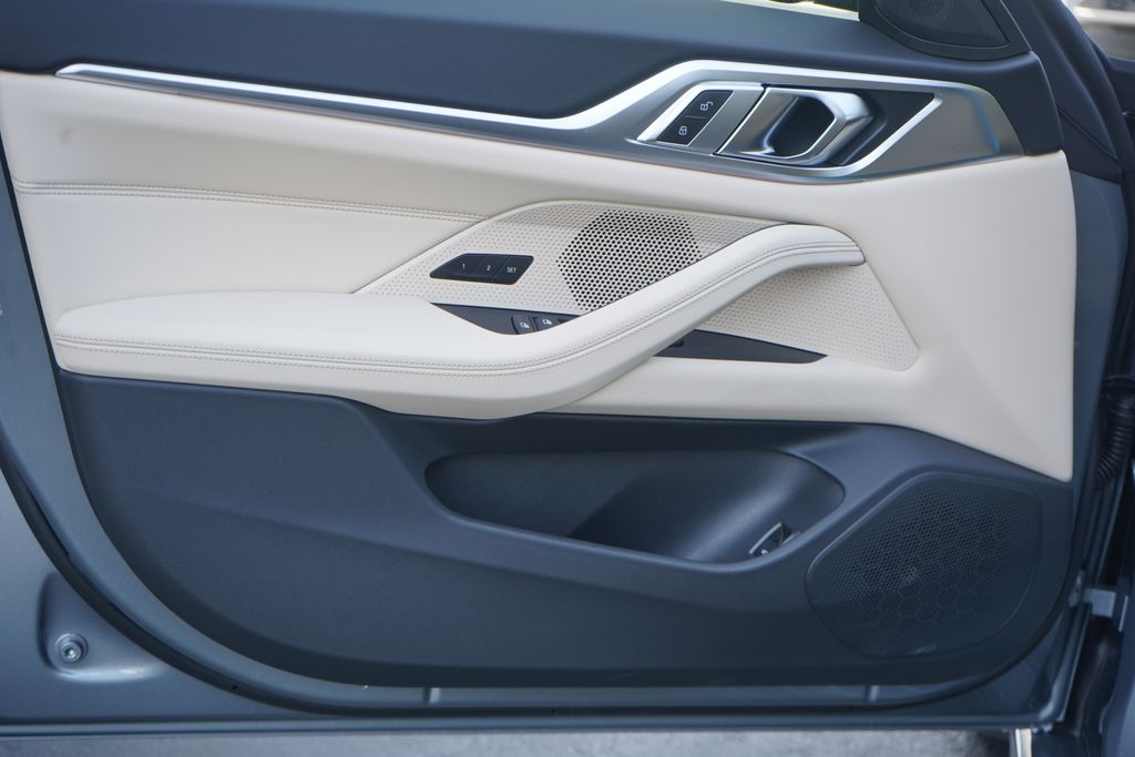 2025 BMW i4 xDrive40 9