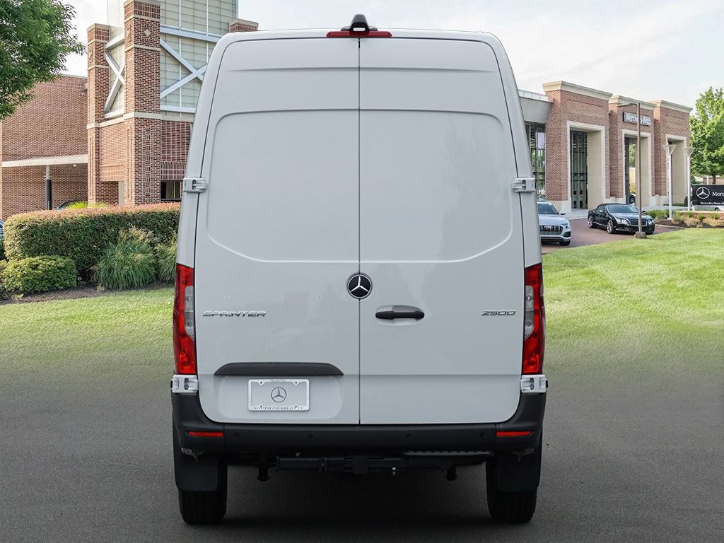 Thumbnail: 2025 Mercedes-Benz Sprinter - 5
