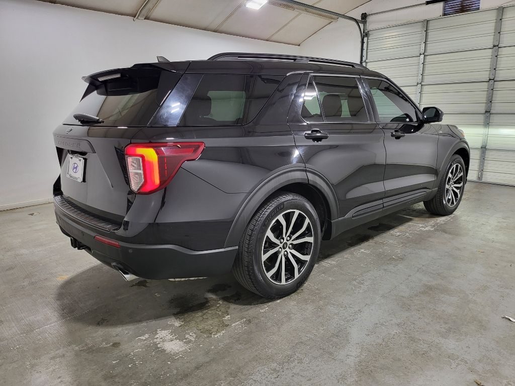 2022 Ford Explorer ST-Line 4