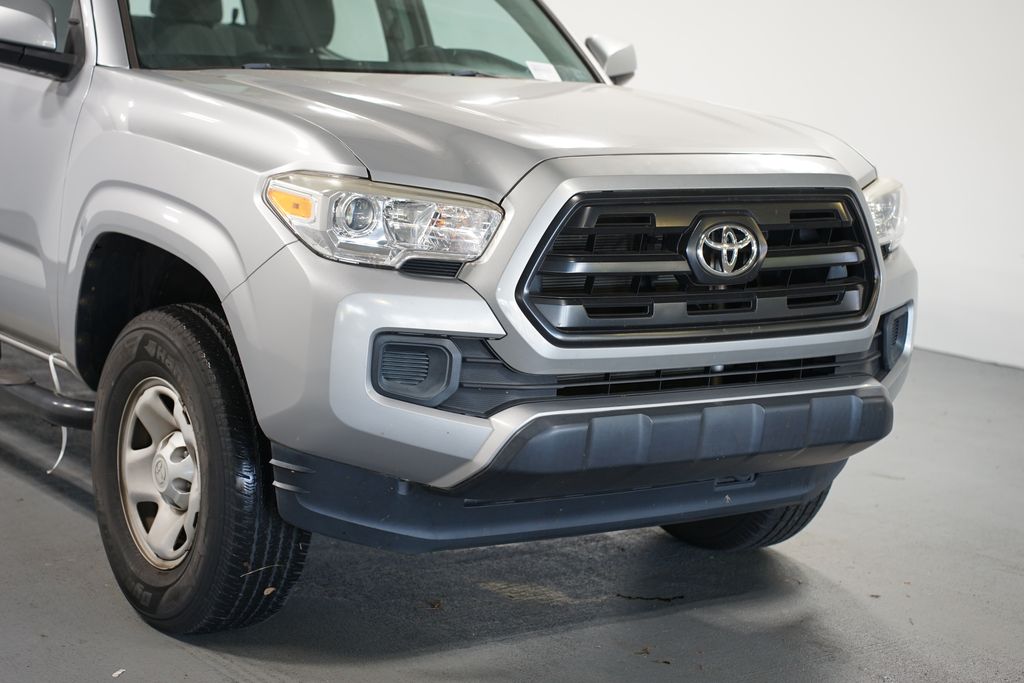 Thumbnail: 2017 Toyota Tacoma - 4