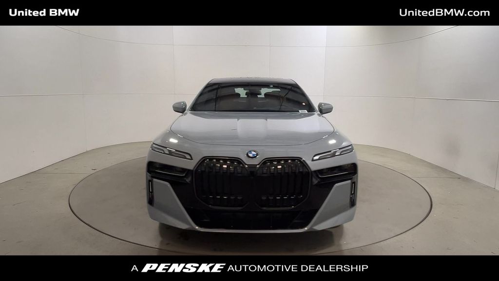 Thumbnail: 2025 BMW 7 Series - 3