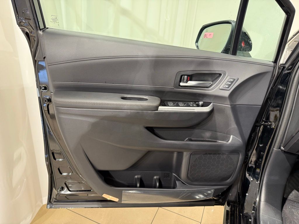 Thumbnail: 2025 Toyota Sienna - 15