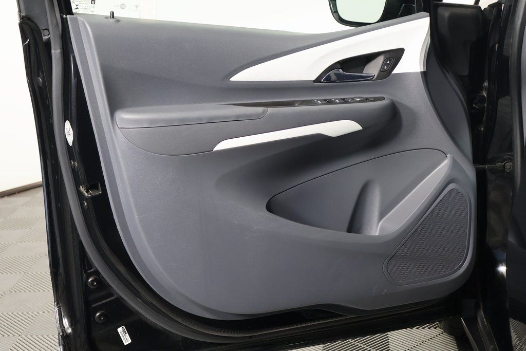 Thumbnail: 2018 Chevrolet Bolt EV - 12