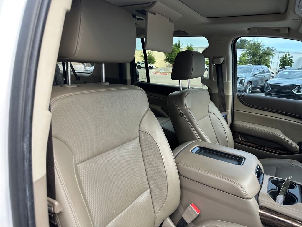 Used 2020 White GMC SLT image 38