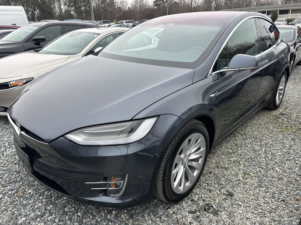 2021 Tesla Model X Long Range's photo