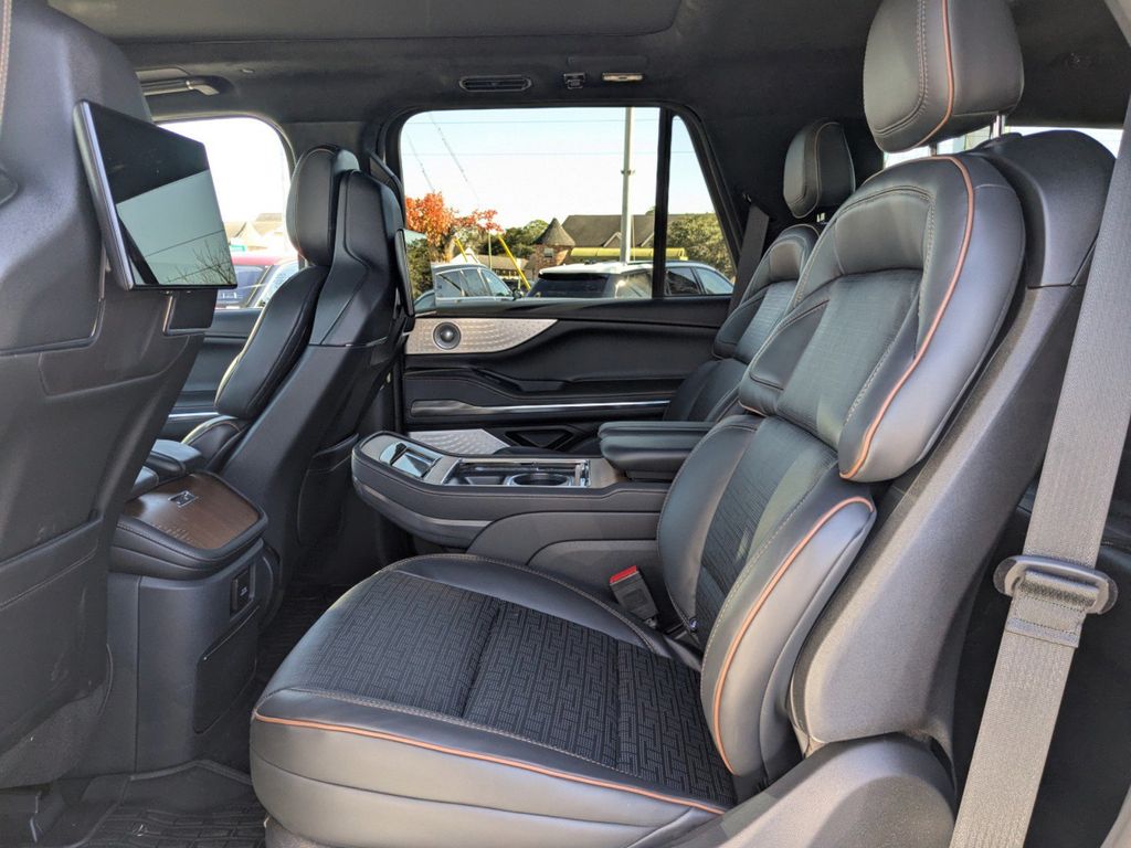 2025 Lincoln Navigator Black Label