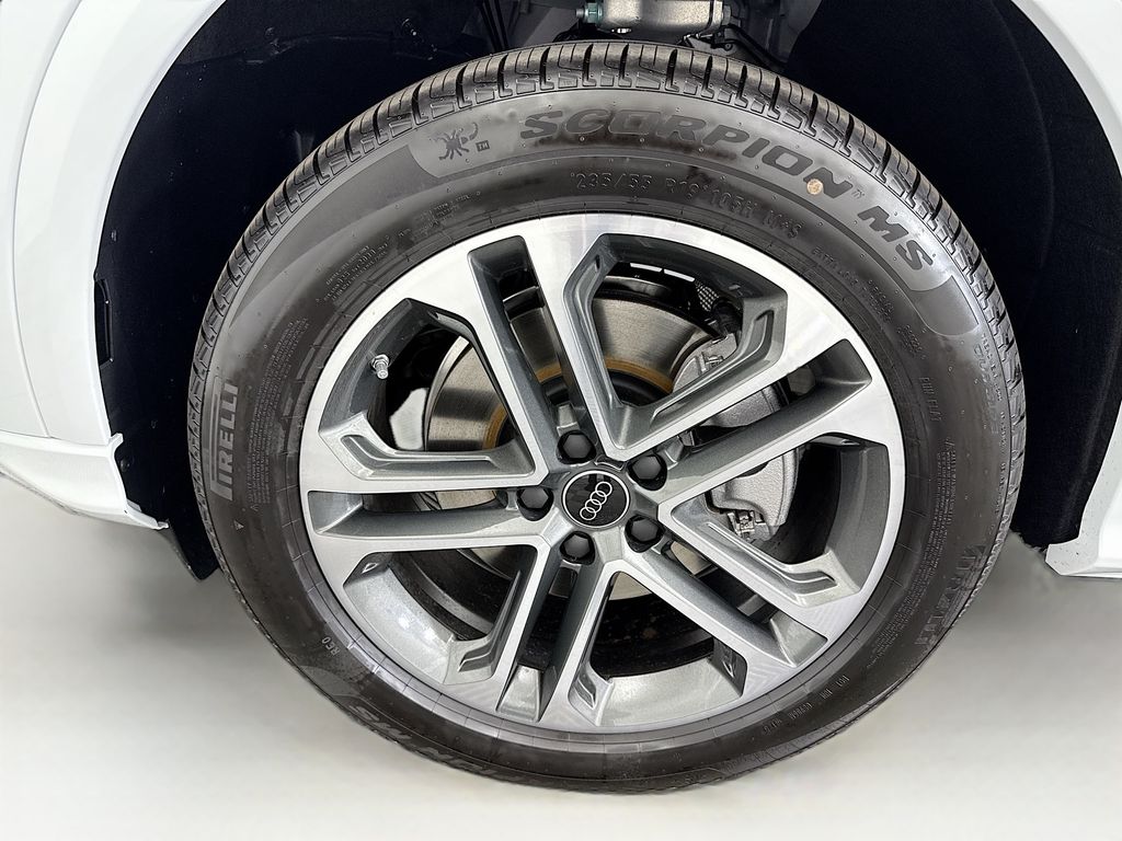 Thumbnail: 2025 Audi Q5 - 31