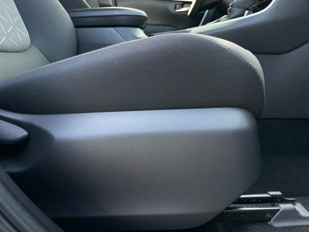 Thumbnail: 2025 Toyota RAV4 - 30