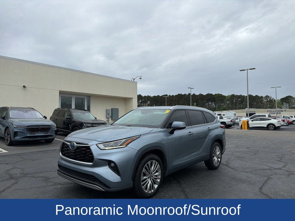 2023 Toyota Highlander Hybrid Platinum