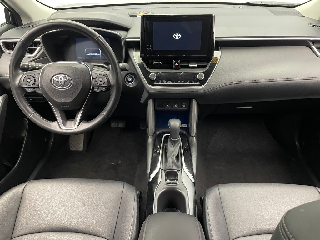 2023 Toyota Corolla Cross XLE 19
