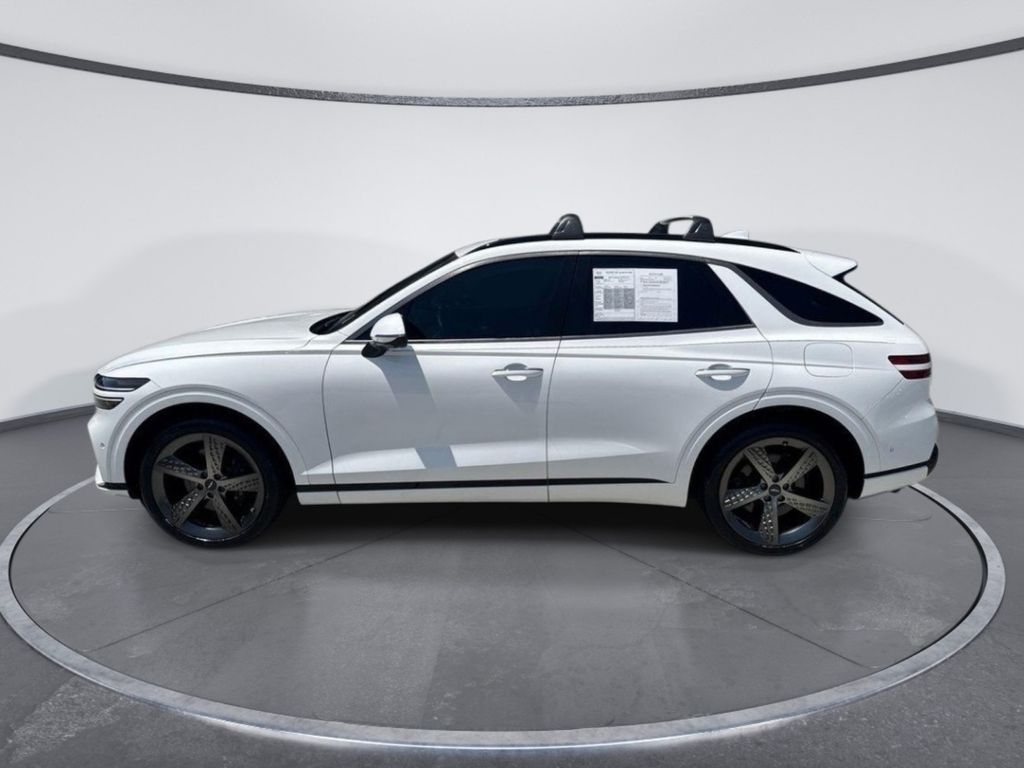 Used 2023 White Genesis 2.5T image 4
