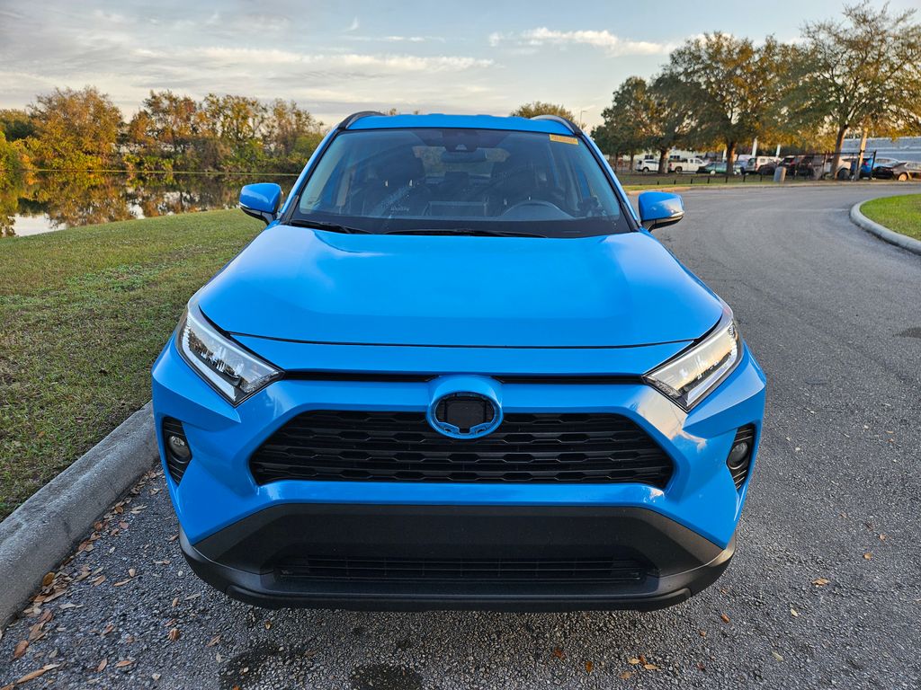 2021 Toyota RAV4 XLE 8