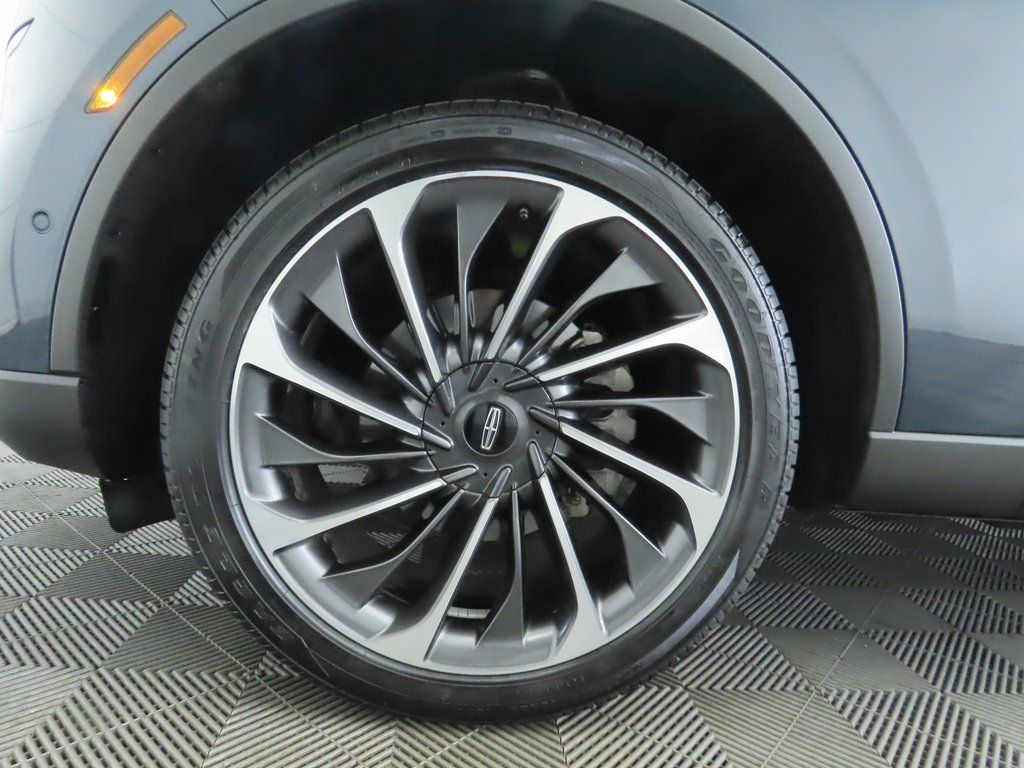 Thumbnail: 2022 Lincoln Aviator - 31