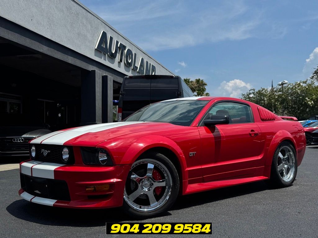  2007 Ford Mustang GT Deluxe Coupe RWD Coupe Rear-Wheel Drive 5-Speed Manual