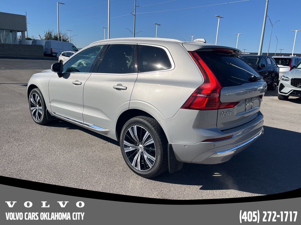 2023 Volvo XC60 B5 Plus photo 3
