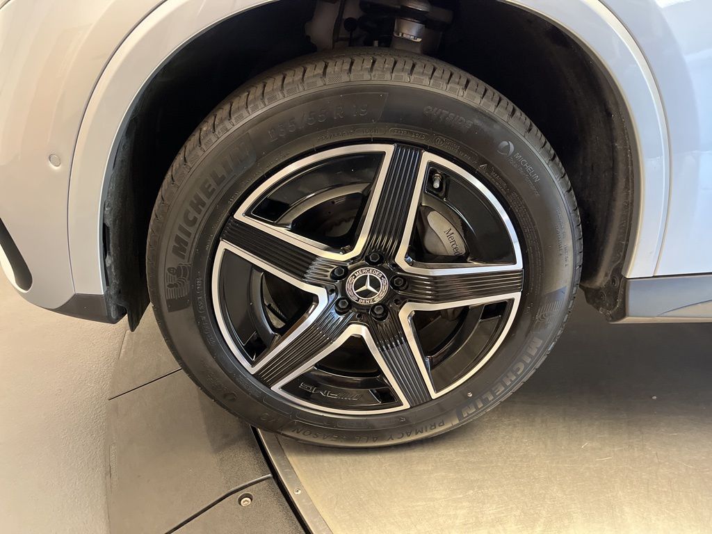 Thumbnail: 2025 Mercedes-Benz GLC - 10