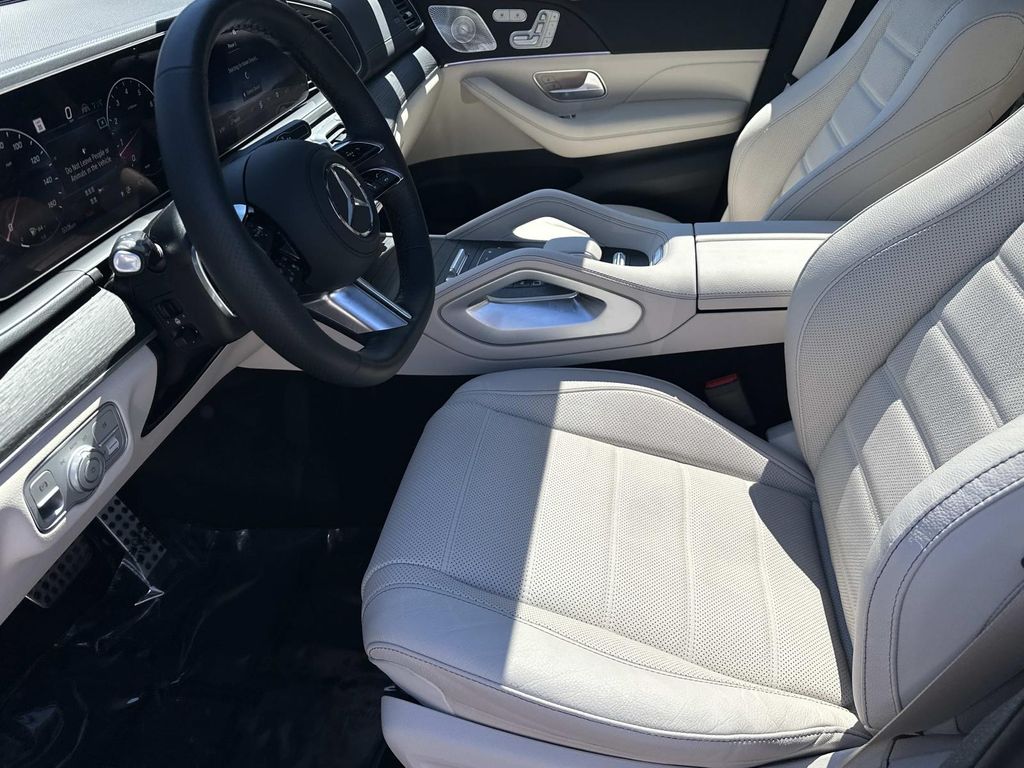 Thumbnail: 2026 Mercedes-Benz GLS - 18