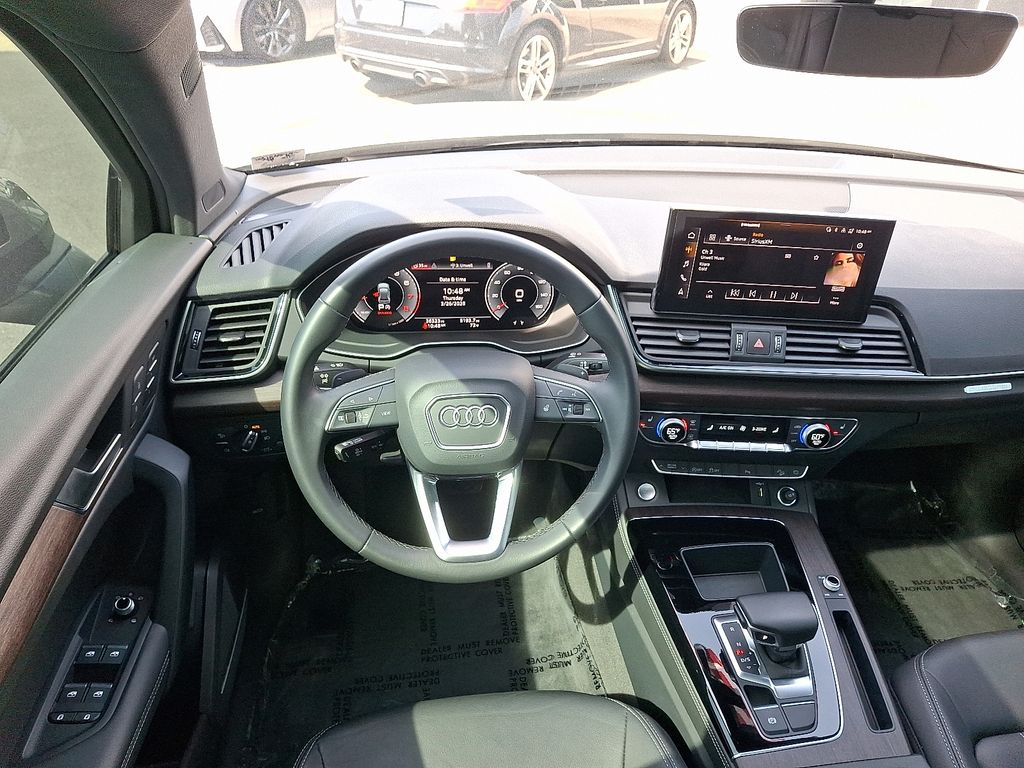 Thumbnail: 2023 Audi Q5 - 11