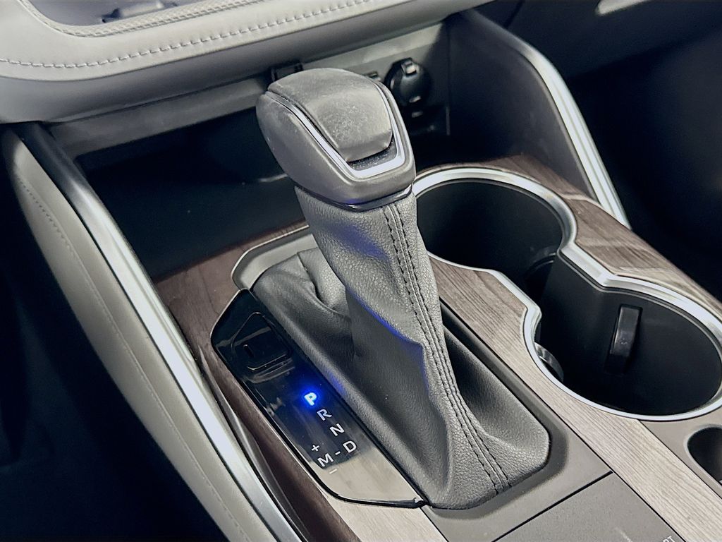 Thumbnail: 2020 Toyota Highlander - 17