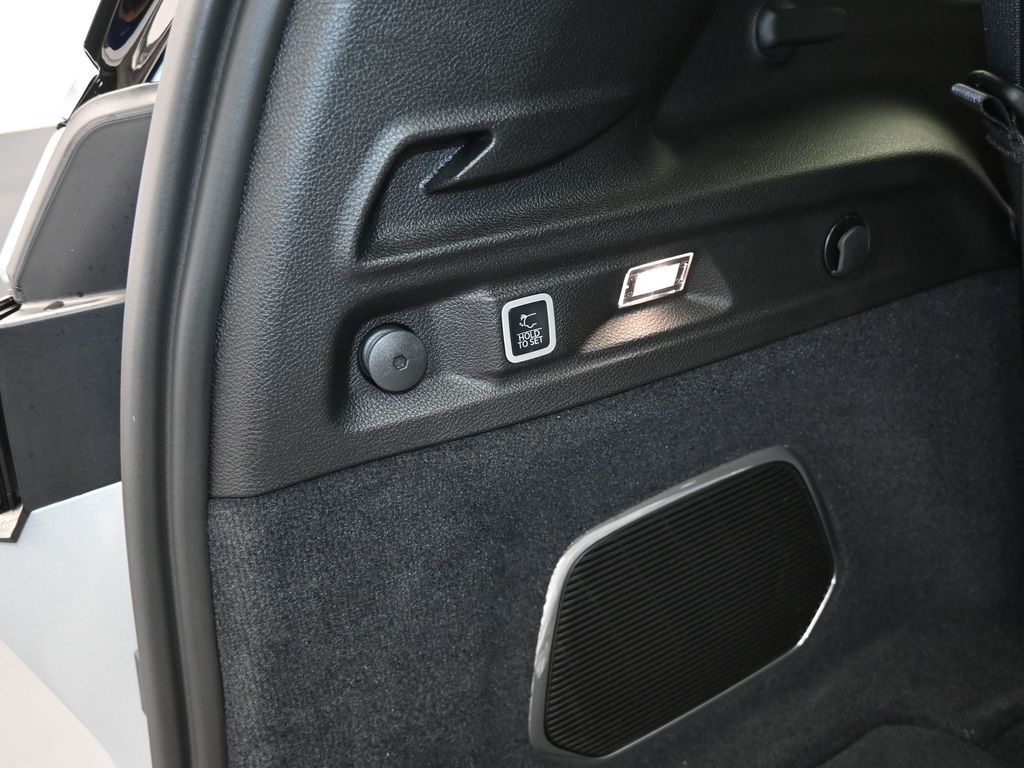 Used 2024 Silver Zynith Jeep Overland image 37