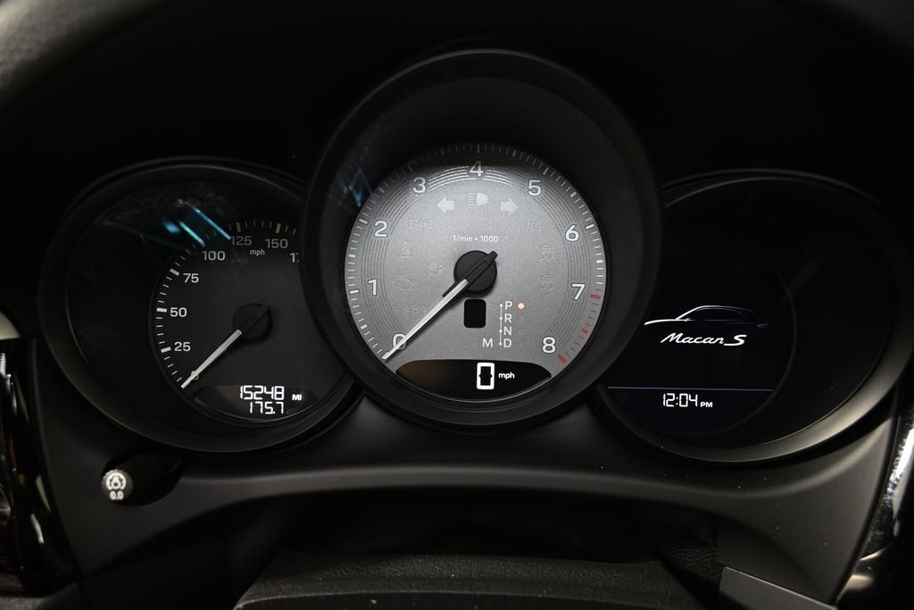 Thumbnail: 2024 Porsche Macan - 26