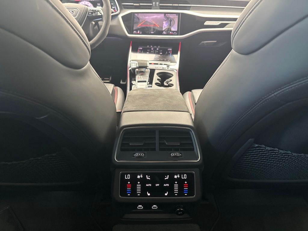 Thumbnail: 2025 Audi RS 6 - 15