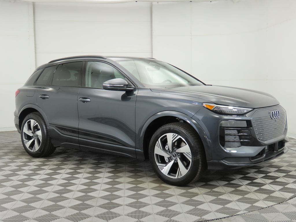 Thumbnail: 2025 Audi Q6 e-tron - 3
