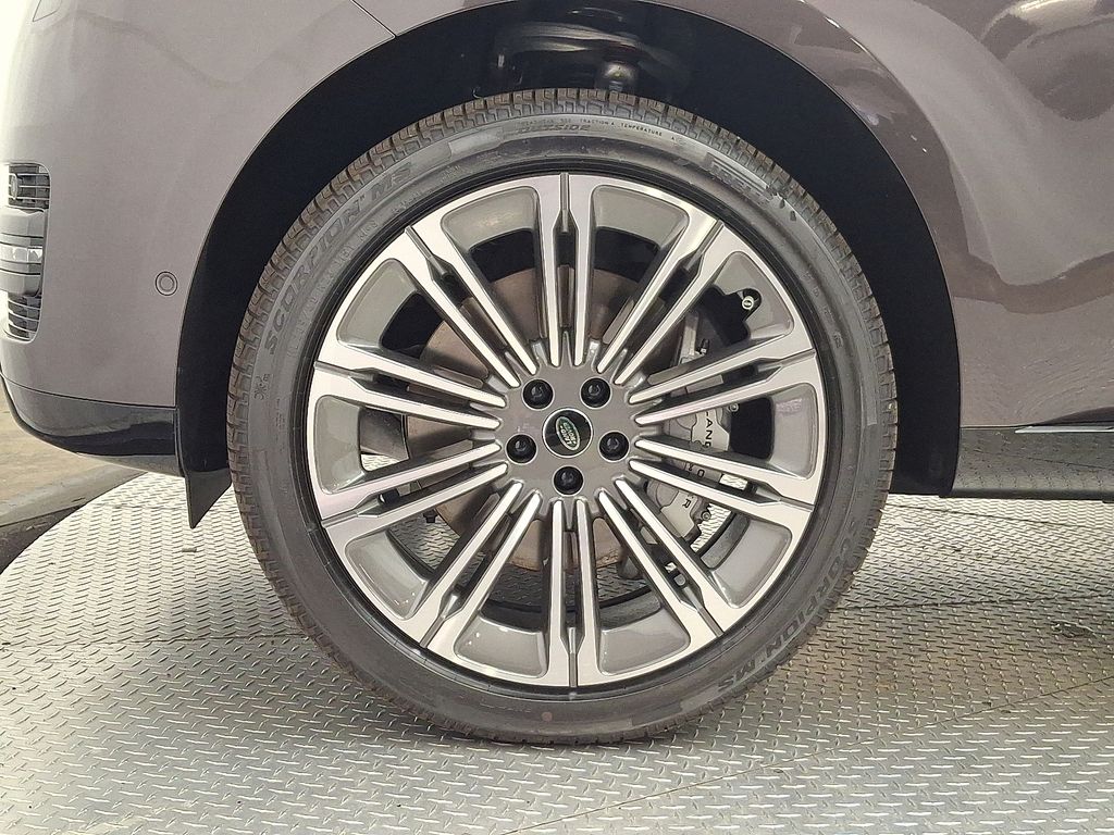 Thumbnail: 2025 Land Rover Range Rover - 5