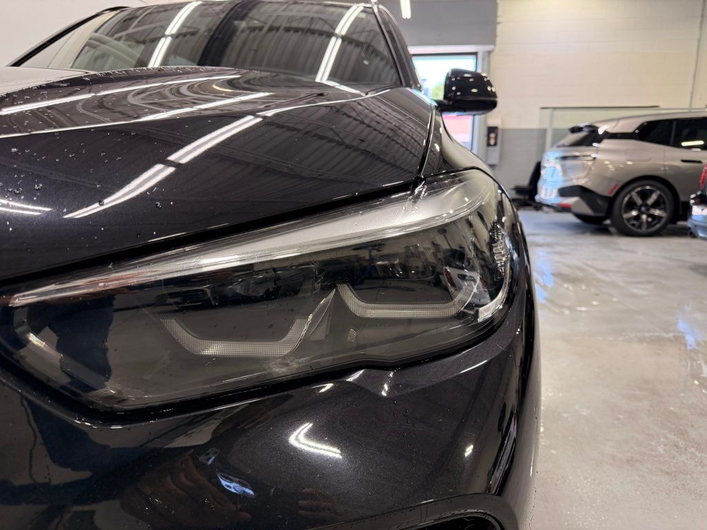 Thumbnail: 2022 BMW X5 - 9