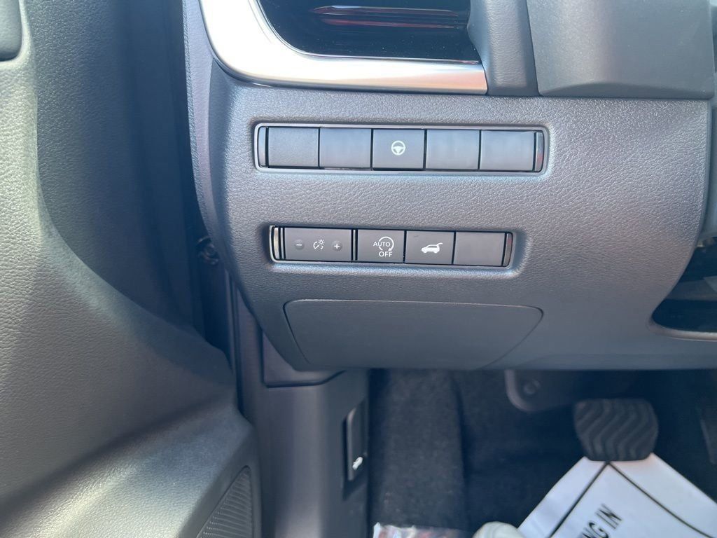 2025 Gun Metallic Nissan Rogue SL FWD SUV