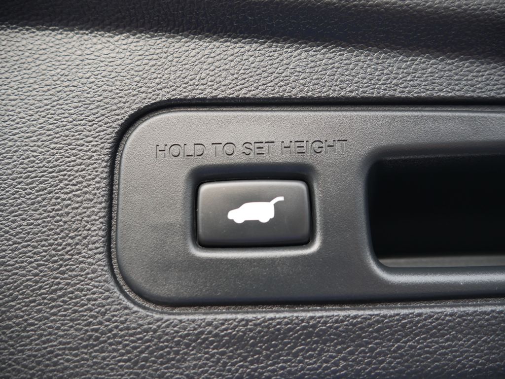 Thumbnail: 2023 Acura MDX - 25