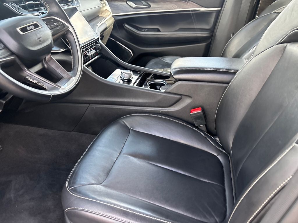 Used Car 2022 Jeep Grand Cherokee  Limited For Sale Under $30,000 In Austin, Texas