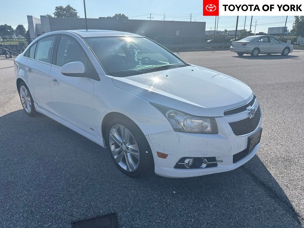 Summit White 2014 Chevrolet Cruze Sedan Front-Wheel Drive 6-Speed Automatic Overdrive