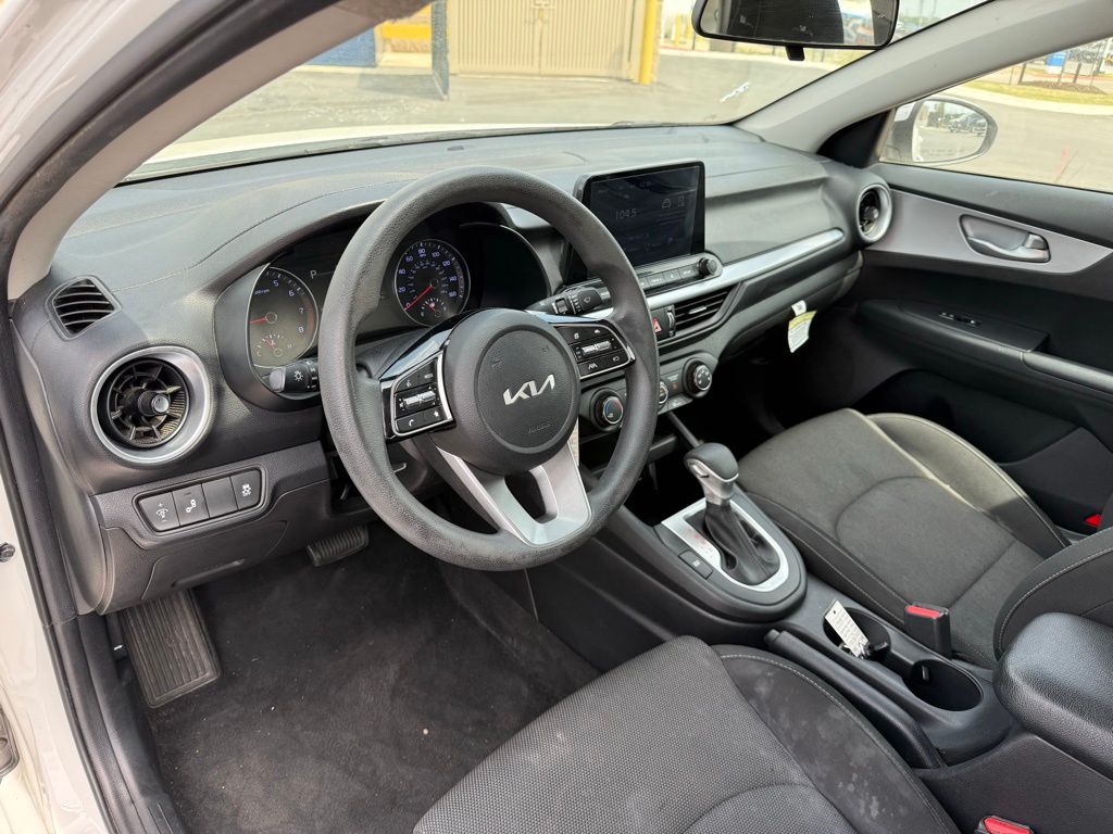 Thumbnail: 2023 Kia Forte - 7